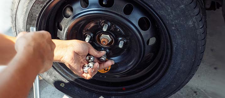 Symptoms of Over Tightened Lug Nuts